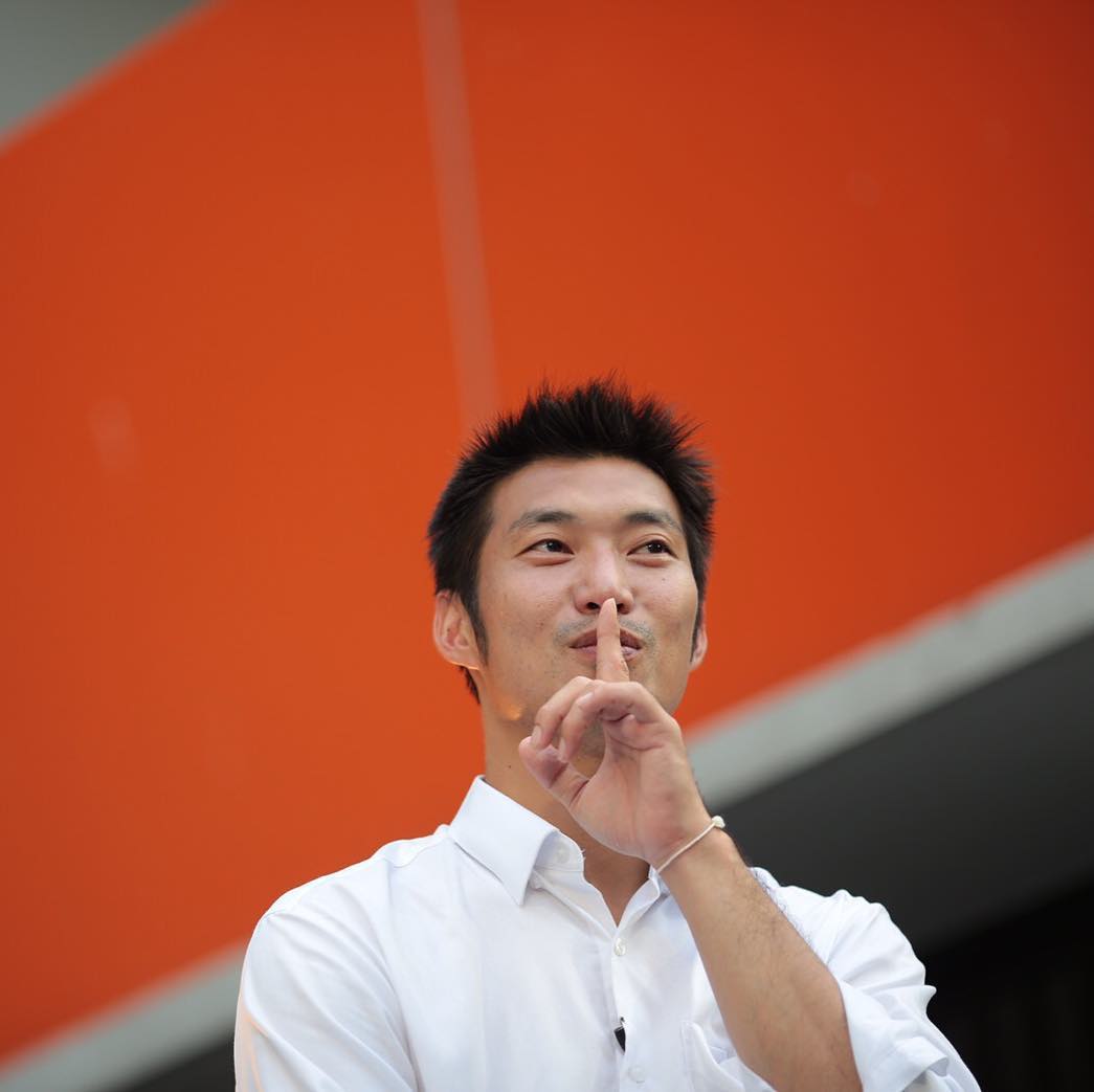 ธนาธร จึงรุ่งเรืองกิจ