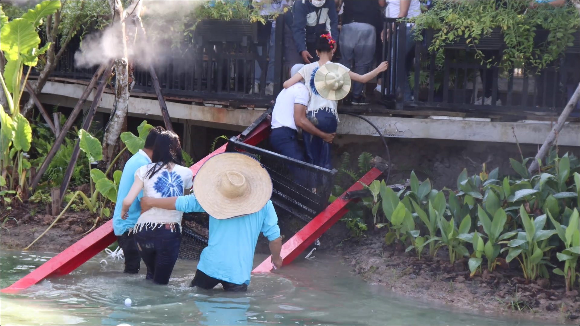 นางสาวไทยสะพานขาด