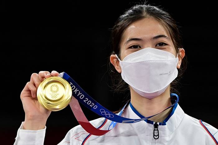 น้องเทนนิส