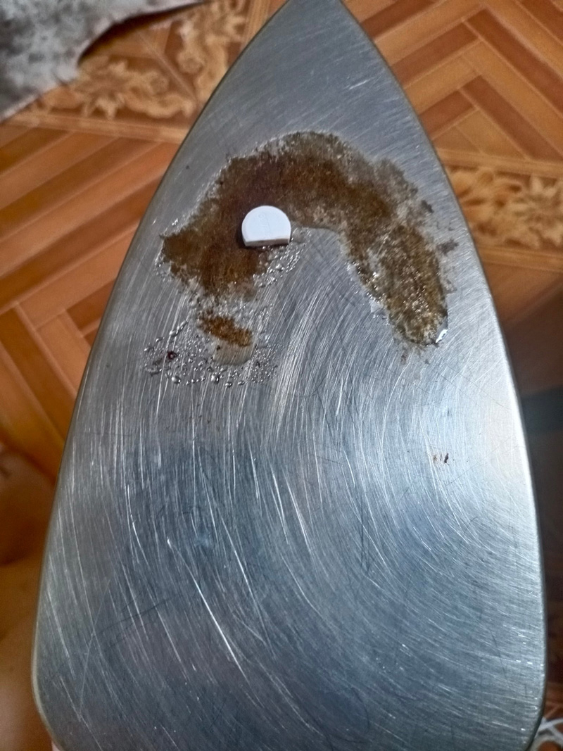 ขจัดคราบบนเตารีด