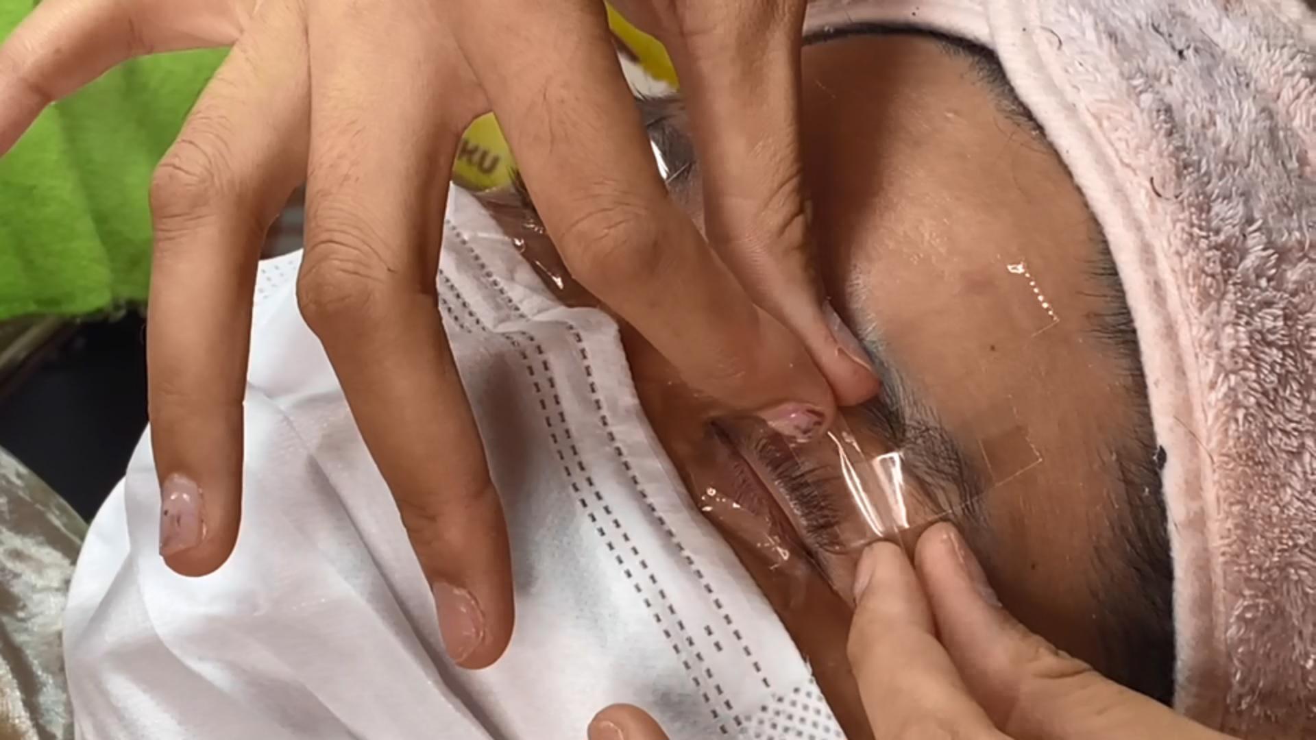 ร้านต่อขนตา