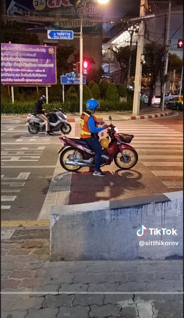 จอดขวางทางม้าลาย