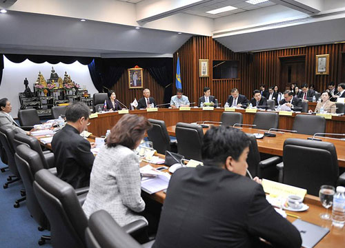 มติ ครม. ไฟเขียวเบิกงบช่วยชาวนา 712 ล้านบาท