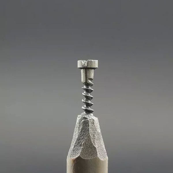  จิ๋วแต่แจ๋ว ! ศิลปะแกะสลักบนปลายดินสอ เก๋ ล้ำ สไตล์มินิ