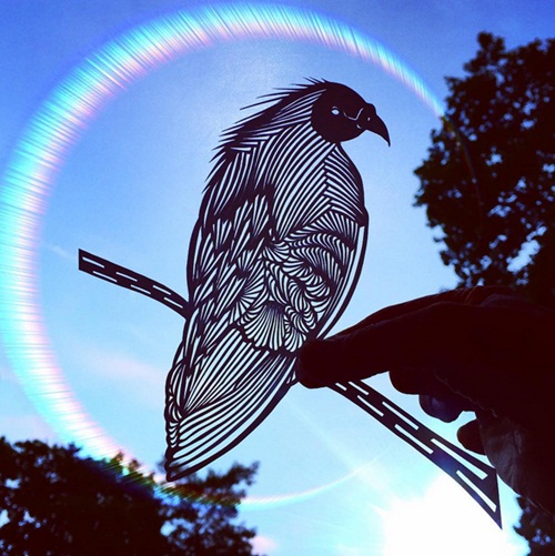 ศิลปะตัดกระดาษ แกะสลักซะเลอเลิศ แล้วเล่นสีกับท้องฟ้าอย่างเจิดเลย