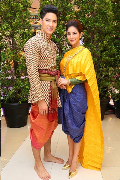 ดาราใส่ชุดไทย