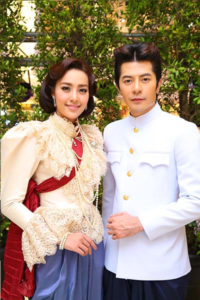 ดาราใส่ชุดไทย