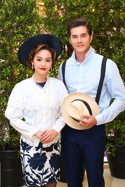 ดาราใส่ชุดไทย