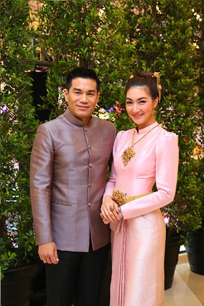 ดาราใส่ชุดไทย