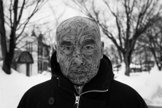 สุดอาร์ต! สาวจีนใช้หมึกสร้างลวดลายแปลกตาบนใบหน้า