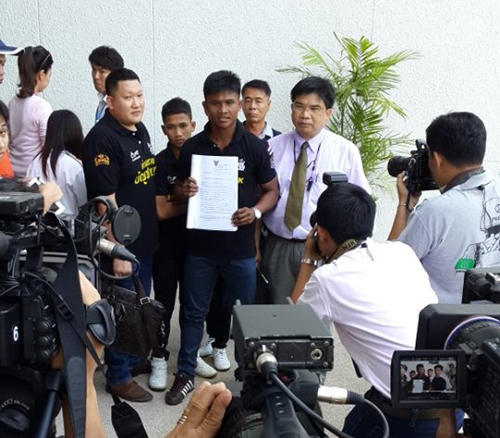 บัวขาว ฟ้องกลับ ไทยไฟต์ 100 ล้าน ข้อหาหมิ่น จัดมวยปาหี่