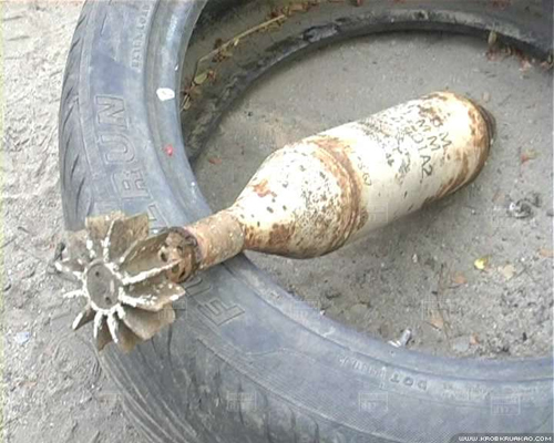 ชายอยุธยา วางเบ็ดตกปลาในคลอง กลับได้ลูกระเบิด