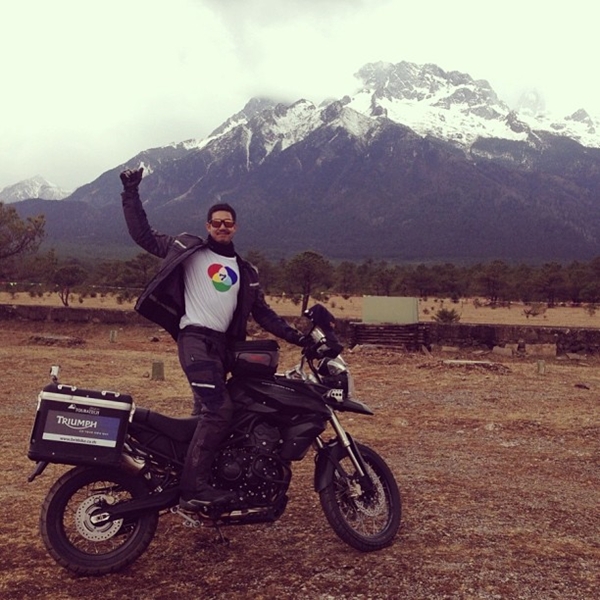  เวียร์ ซิ่งบิ๊กไบค์ ตะลุยภูเขาหิมะมังกรหยก ที่ประเทศจีน