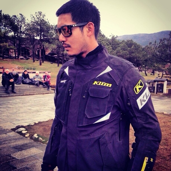  เวียร์ ซิ่งบิ๊กไบค์ ตะลุยภูเขาหิมะมังกรหยก ที่ประเทศจีน