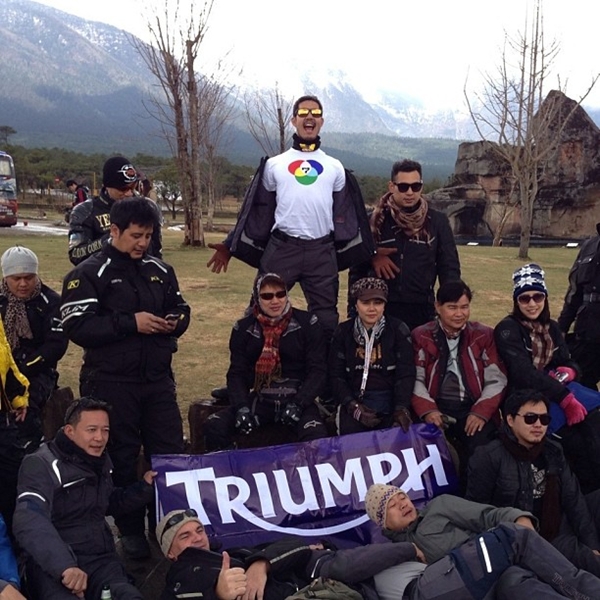  เวียร์ ซิ่งบิ๊กไบค์ ตะลุยภูเขาหิมะมังกรหยก ที่ประเทศจีน