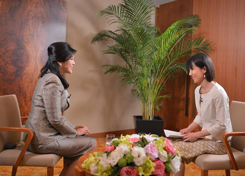ยิ่งลักษณ์ ออกสื่อ สัมภาษณ์ ญี่ปุ่น