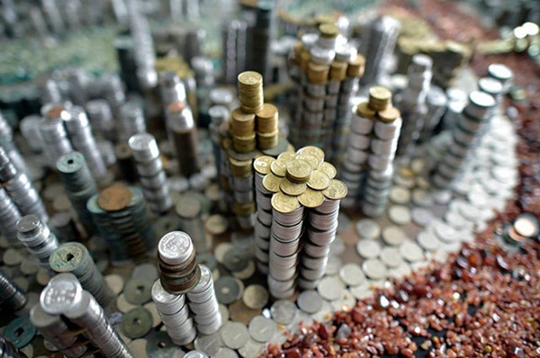 หนุ่มจีนใช้เหรียญกว่า 50,000 สร้างแบบจำลองเมืองฉงชิ่ง