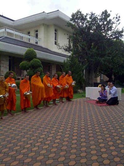 นายกฯ เปิดบ้านทำบุญวันเกิดครบ 45 ปี