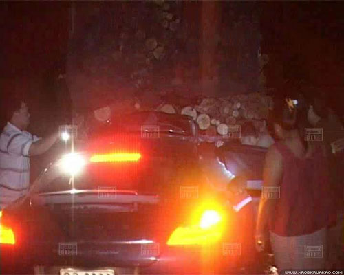 เสี่ยพิ้งค์เลดี้ ซิ่งปอร์เช่ชนท้ายสิบล้อ อาการสาหัส