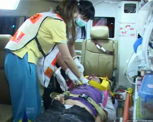 เสี่ยพิ้งค์เลดี้ ซิ่งปอร์เช่ชนท้ายสิบล้อ อาการสาหัส