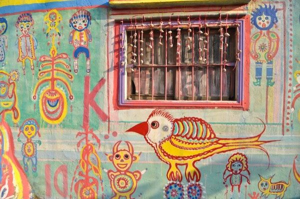 ปู่ไต้หวัน เพ้นท์ศิลปะบนกำแพงทั้งหมู่บ้านจนรัฐบาลยกเลิกรื้อถอน