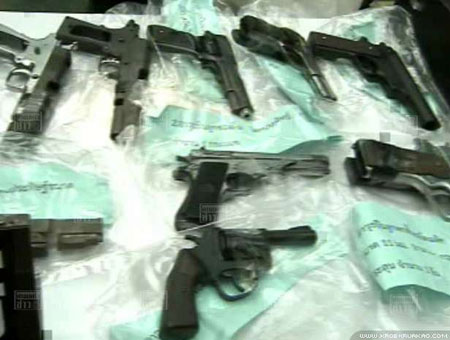 รวบ 2 ผู้ต้องหา ขายปืนเถื่อน ผ่าน เฟซบุ๊ก 