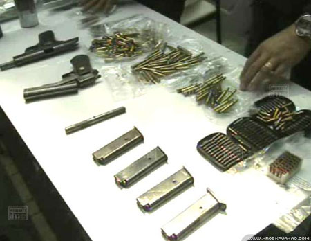 รวบ 2 ผู้ต้องหา ขายปืนเถื่อน ผ่าน เฟซบุ๊ก 