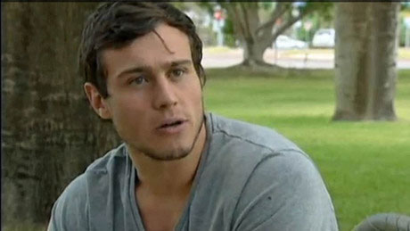 หนุ่มอังกฤษรอด หลงป่า 3 วัน ดื่มน้ำยาล้างเลนส์-ฉี่ตัวเองประทังชีวิต