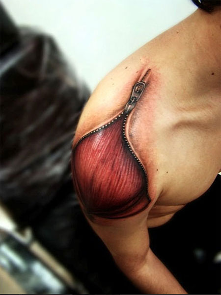 ศิลปินเวเนฯ รังสรรค์รอยสัก 3 มิติ ฉีกเนื้อหนังสยอง