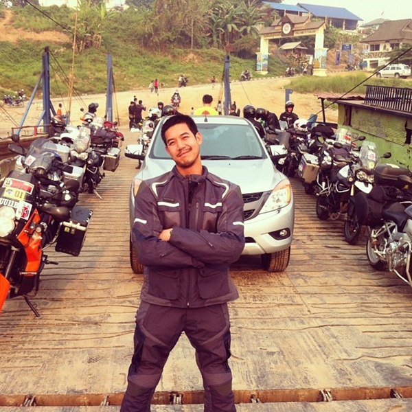  เวียร์ ซิ่งบิ๊กไบค์ ตะลุยภูเขาหิมะมังกรหยก ที่ประเทศจีน