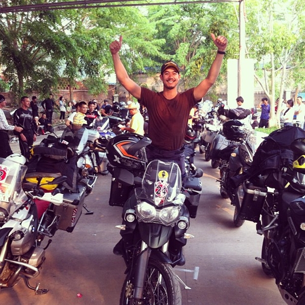  เวียร์ ซิ่งบิ๊กไบค์ ตะลุยภูเขาหิมะมังกรหยก ที่ประเทศจีน