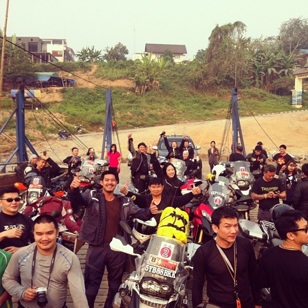  เวียร์ ซิ่งบิ๊กไบค์ ตะลุยภูเขาหิมะมังกรหยก ที่ประเทศจีน