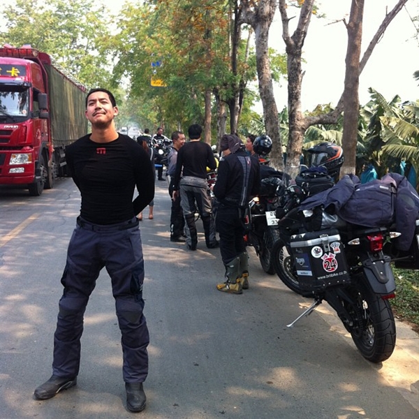  เวียร์ ซิ่งบิ๊กไบค์ ตะลุยภูเขาหิมะมังกรหยก ที่ประเทศจีน