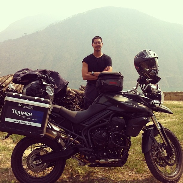  เวียร์ ซิ่งบิ๊กไบค์ ตะลุยภูเขาหิมะมังกรหยก ที่ประเทศจีน