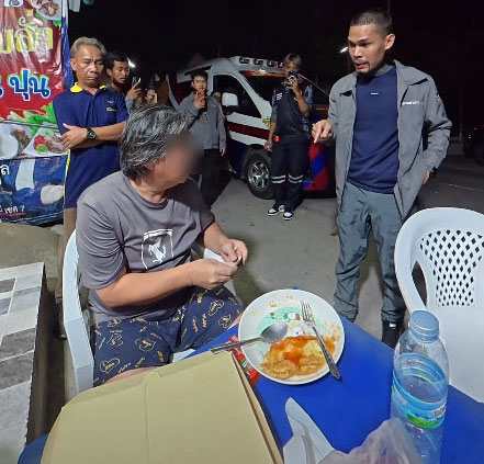 ลูกชายนอนเฝ้าศพแม่ 3 วัน