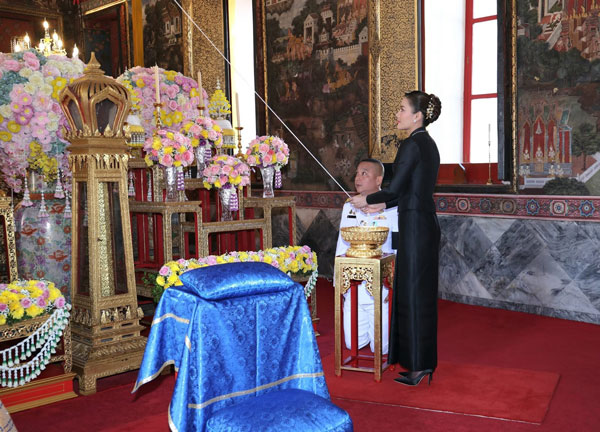 ท่านผู้หญิงอรอนงค์