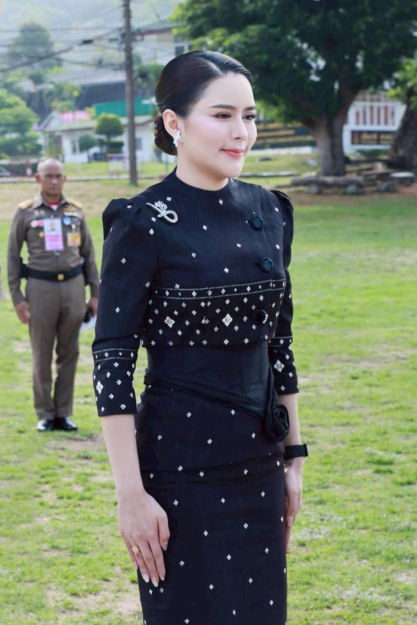 ท่านผู้หญิงอรอนงค์