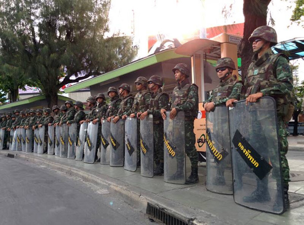 ปิดอนุสาวรีย์ชัย