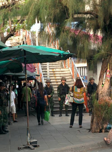 ปิดอนุสาวรีย์ชัย