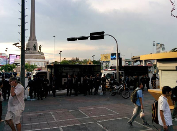 ปิดอนุสาวรีย์ชัย