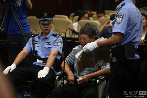 หญิงจีนฆ่าสามีอัมพาต