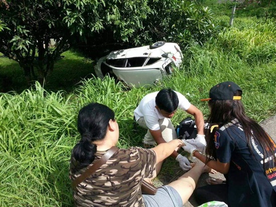 ขับรถปาด