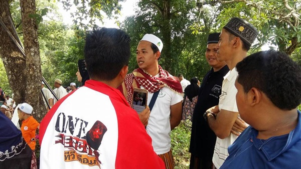 พิธีฝังศพเหยื่อผู้เสียชีวิตจากเหตุเรือล่มที่อยุธยา