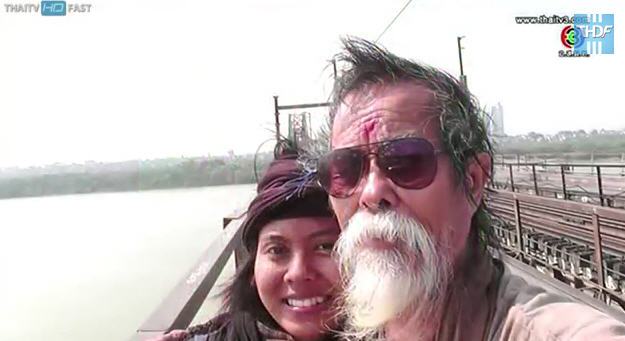 เจาะลึกชีวิตรักของ ไม้ร่ม กับภรรยาวัย 27 กับชีวิตที่บ้าดีกว่ารวย 