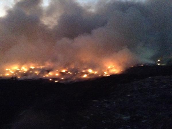 ไฟไหม้บ่อขยะบางพลี สมุทรปราการ-ยังคุมสถานการณ์ไม่ได้