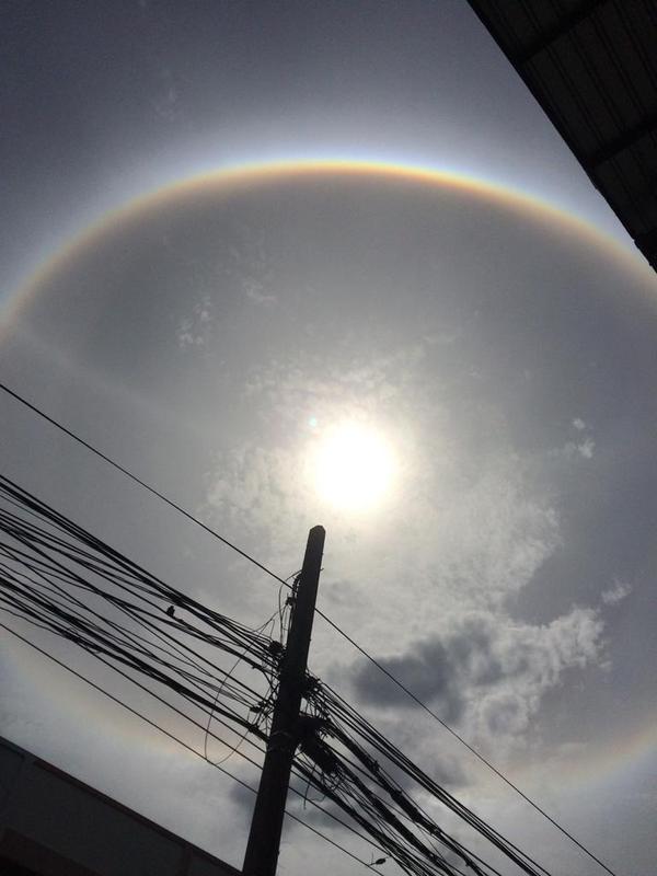 ปรากฏการณ์หายาก พระอาทิตย์ทรงกลด สีรุ้ง วงซ้อน 3 ชั้น