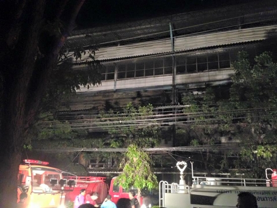 ไฟไหม้โรงงานผลิตรองเท้า