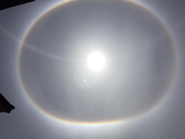 ปรากฏการณ์หายาก พระอาทิตย์ทรงกลด สีรุ้ง วงซ้อน 3 ชั้น