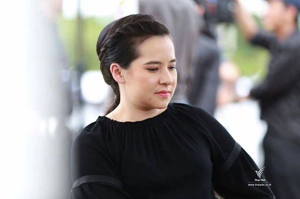 คุณพลอยไพลิน