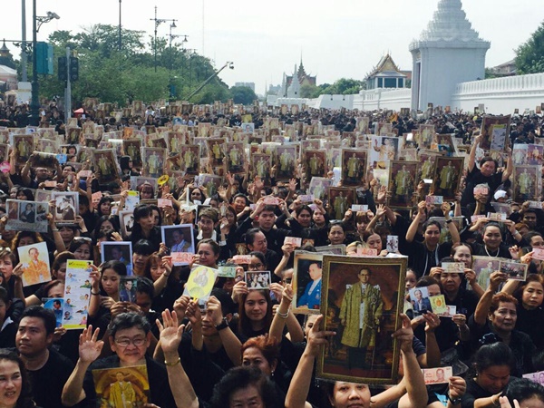 ในหลวง รัชกาลที่ 9